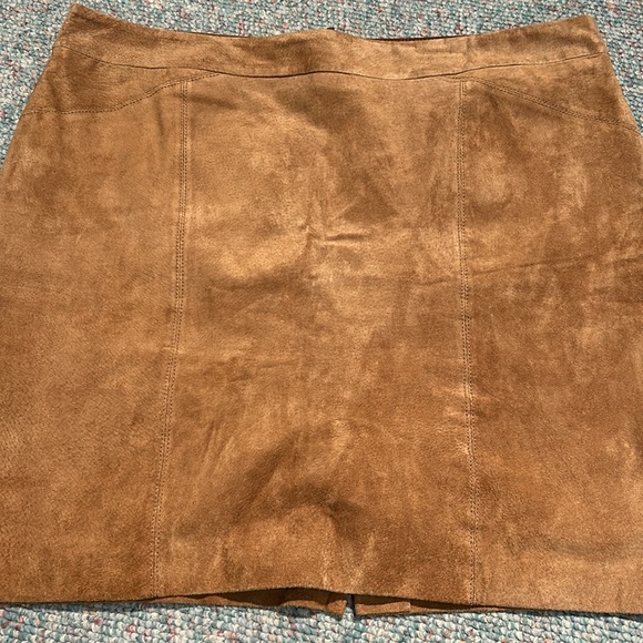Ladies size L-XL Brown Suede Skirt - Picture 10 of 10